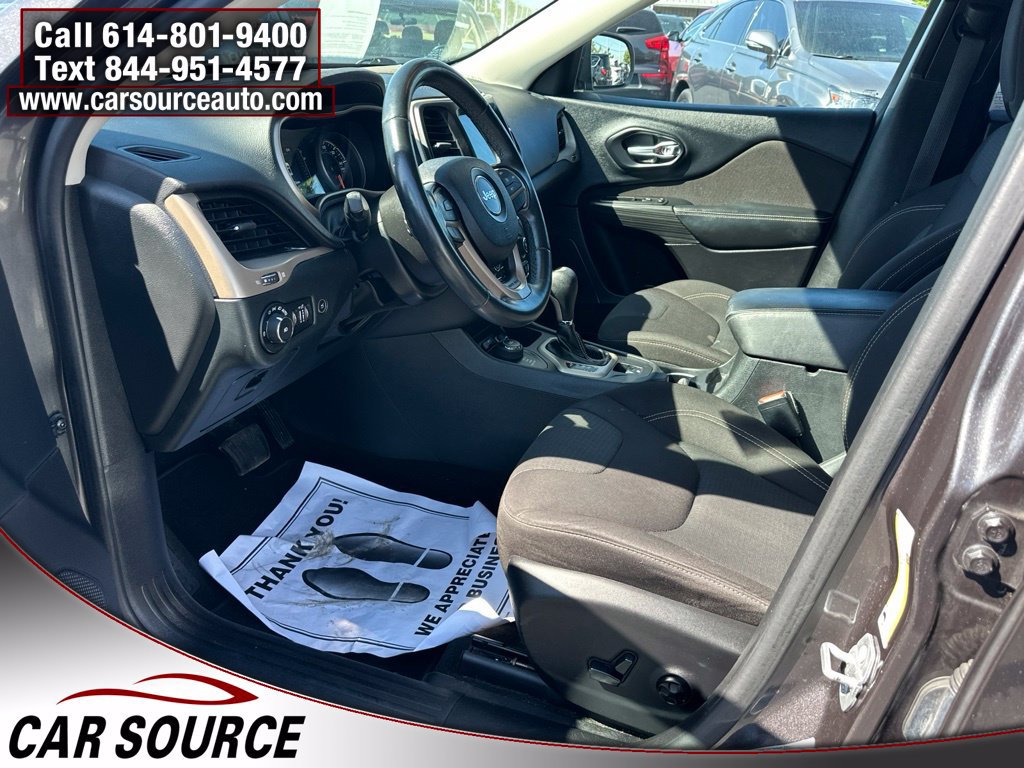 Used 2016 Jeep Cherokee Latitude w/ Comfort/Convenience Group AWD/4WD image 11