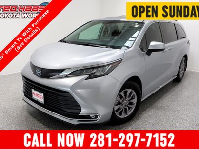 Used 2022 Toyota Sienna XLE