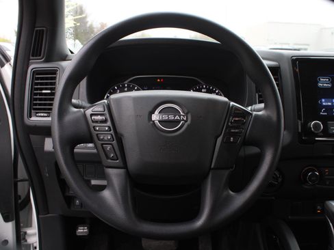 Used 2023 Nissan Frontier SV w/ Midnight Edition Package AWD/4WD image 9