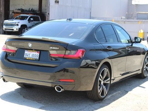Used 2023 BMW 330i Sedan w/ Convenience Package RWD image 5