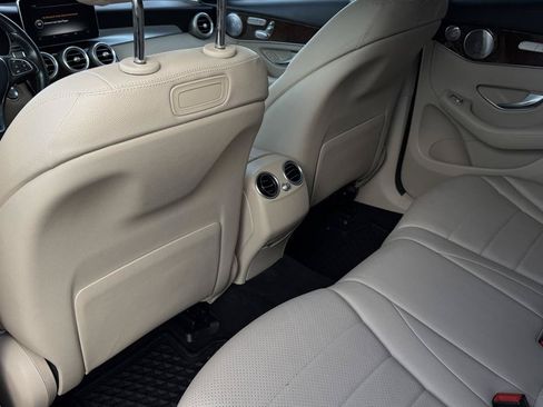 Used 2018 Mercedes-Benz GLC 300 4MATIC image 33