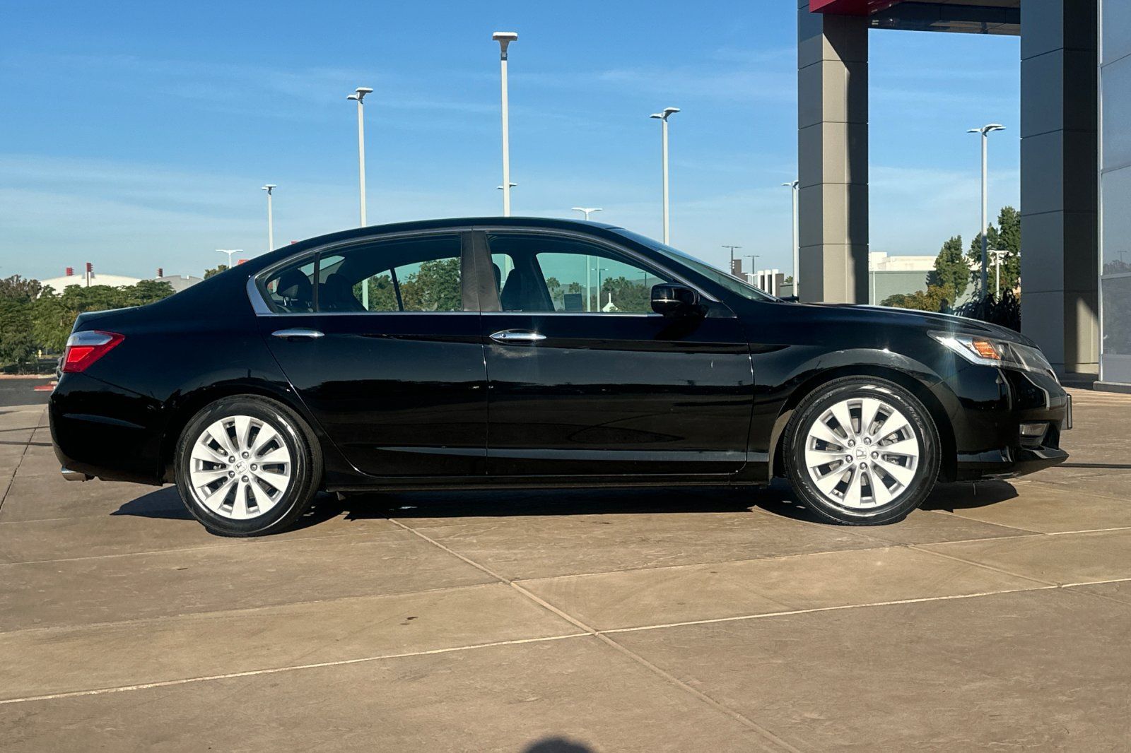 Used 2015 Honda Accord EX-L image 3