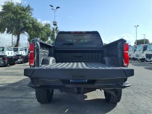 New 2026 Chevrolet Silverado 2500 ZR2 AWD/4WD image 13