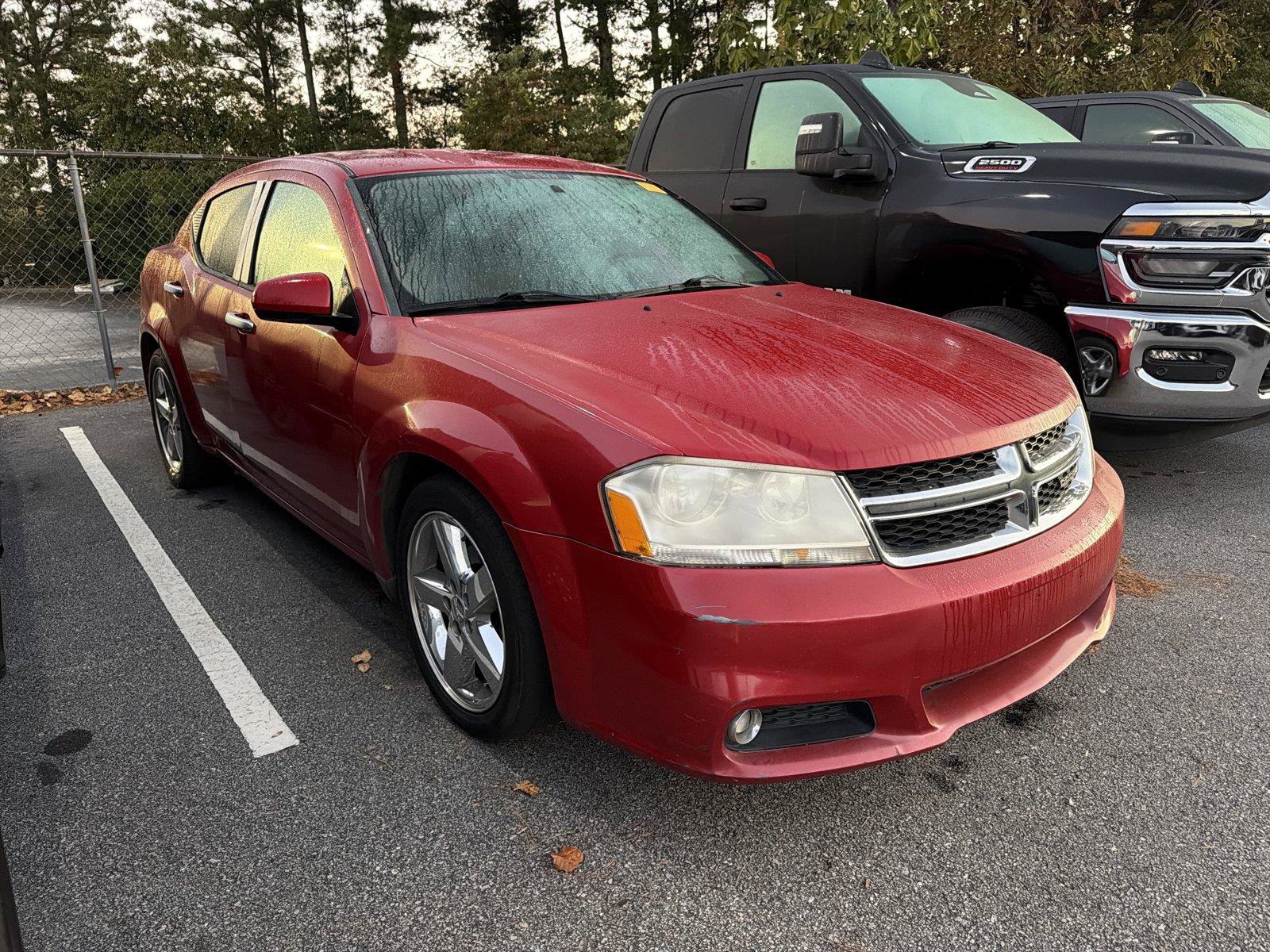 Used 2013 Dodge Avenger SXT FWD image 3