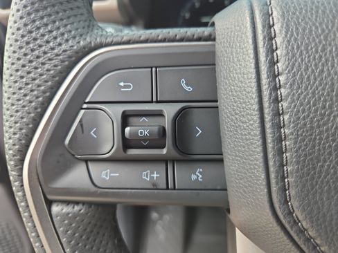 Certified 2025 Toyota Tacoma Limited AWD/4WD image 26