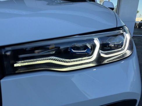 Used 2020 BMW X7 M50i w/ Dynamic Handling Package AWD/4WD image 3