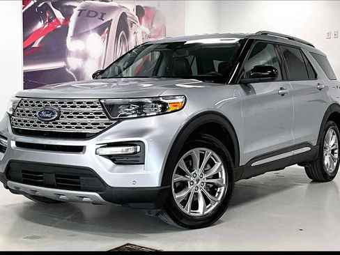 Used 2023 Ford Explorer Limited AWD/4WD image 1