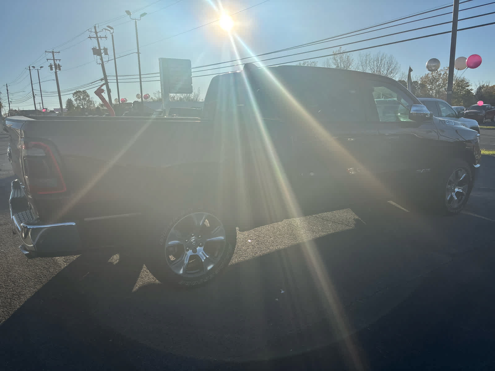 Used 2023 RAM 1500 Laramie AWD/4WD image 4