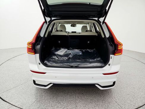 New 2026 Volvo XC90 T8 Plus w/ Protection Package AWD/4WD image 19