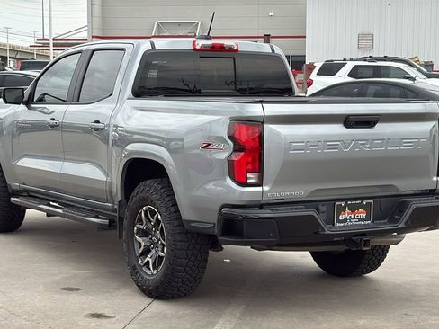 Used 2023 Chevrolet Colorado Z71 w/ Z71 Convenience Package 2 image 3