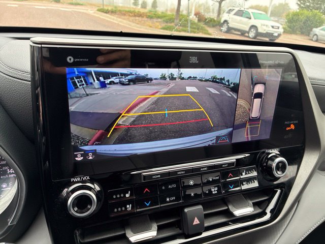 Used 2020 Toyota Highlander Limited AWD/4WD image 12