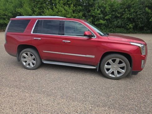 Used 2015 Cadillac Escalade Luxury AWD/4WD image 16