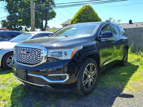 Used 2017 GMC Acadia Denali w/ Technology Package AWD/4WD image 4