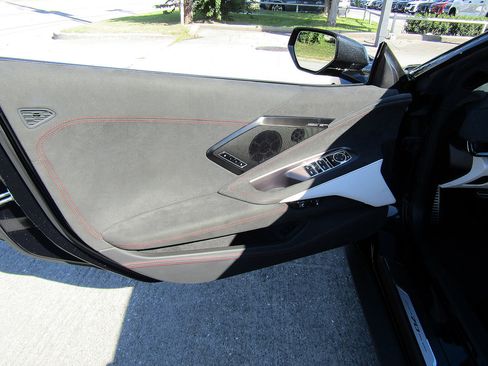 Used 2023 Chevrolet Corvette Stingray Premium Conv w/ Z51 Performance Package image 11