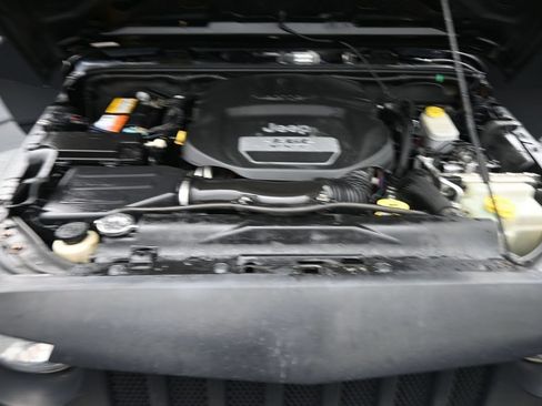 Used 2013 Jeep Wrangler Sport AWD/4WD image 30