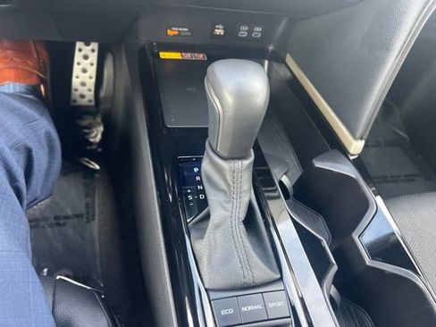 Used 2025 Toyota Camry XSE AWD/4WD image 5
