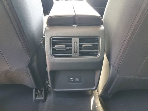 Used 2023 Nissan Rogue SV AWD/4WD image 11