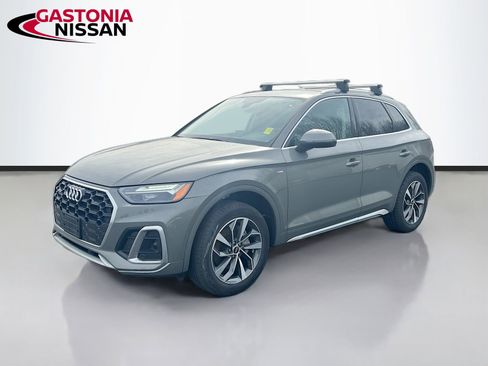 Used 2023 Audi Q5 2.0T Premium w/ Convenience Package image 3
