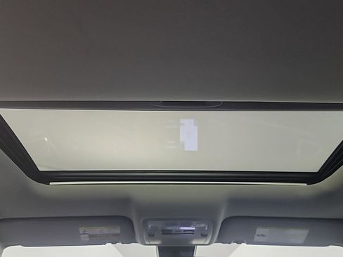 Used 2018 Toyota Highlander Limited AWD/4WD image 25