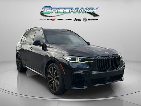 Used 2022 BMW X7 M50i image 1