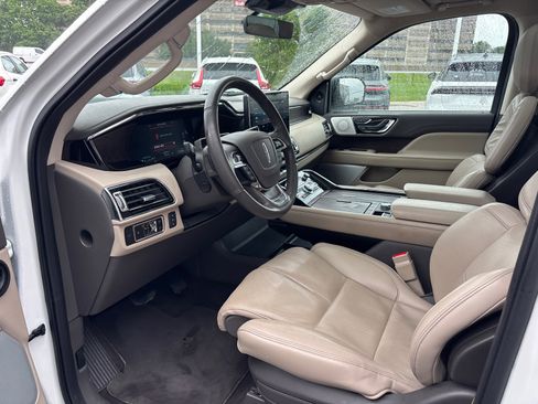 Certified 2023 Lincoln Navigator Reserve AWD/4WD image 23