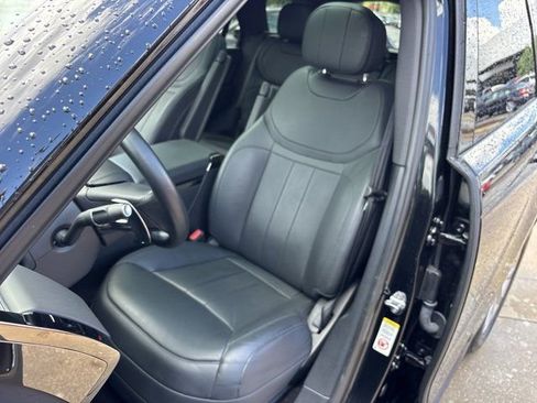 Used 2025 Land Rover Range Rover Sport SE AWD/4WD image 22