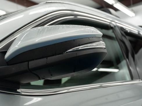 Used 2018 Toyota Highlander XLE image 16