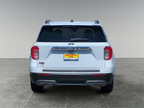 Used 2023 Ford Explorer XLT w/ Equipment Group 202A image 4