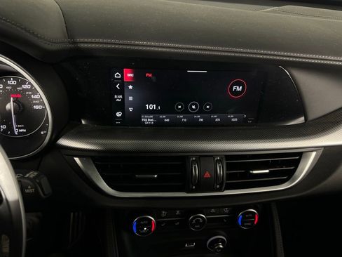 Used 2023 Alfa Romeo Stelvio Veloce image 23