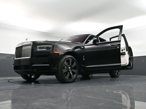 Used 2022 Rolls-Royce Cullinan image 44