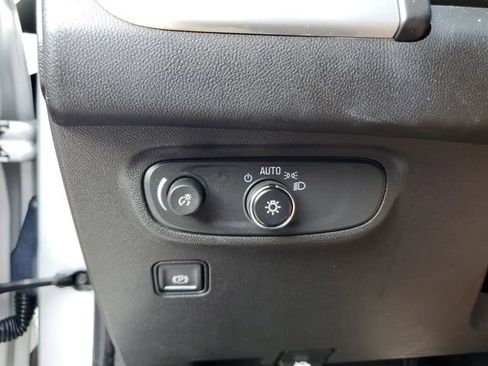 Used 2022 GMC Terrain SLE w/ Driver Convenience Package image 29