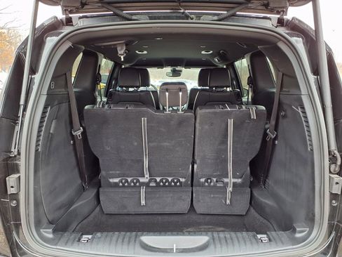 Used 2025 Chrysler Pacifica Select image 10