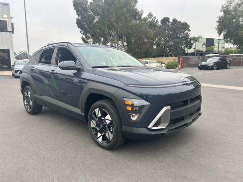 Used 2025 Hyundai Kona SEL AWD/4WD image 2