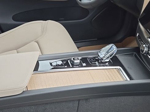 New 2026 Volvo XC60 B5 Plus w/ Protection Package Premier image 9