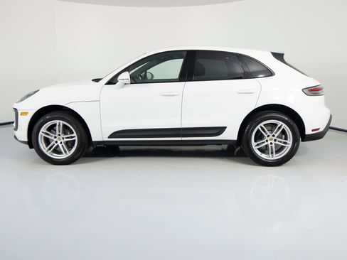 Certified 2025 Porsche Macan AWD/4WD image 7