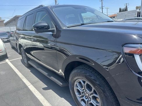 Used 2025 Ford Expedition Active RWD image 6