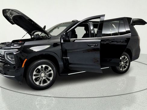 Used 2025 Chevrolet Tahoe LT w/ Comfort Package AWD/4WD image 9