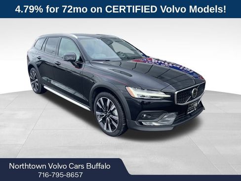Certified 2025 Volvo V60 B5 Cross Country Ultra image 11