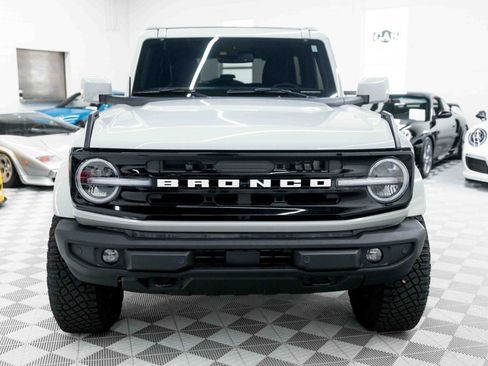 Used 2022 Ford Bronco Outer Banks w/ Sasquatch Package AWD/4WD image 13