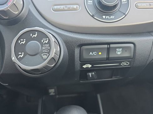 Used 2012 Honda Fit image 28