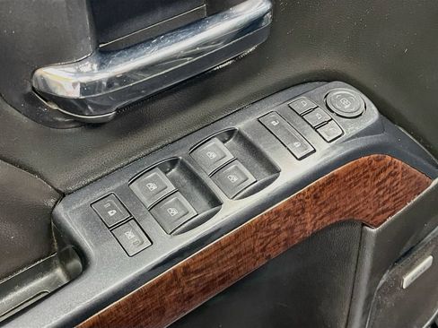 Used 2019 GMC Sierra 3500 SLT w/ Duramax Plus Package AWD/4WD image 18