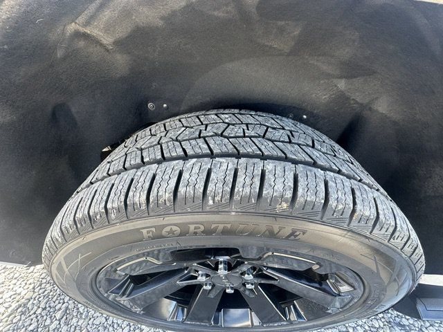 Used 2017 GMC Yukon XL Denali w/ Open Road Package AWD/4WD image 16