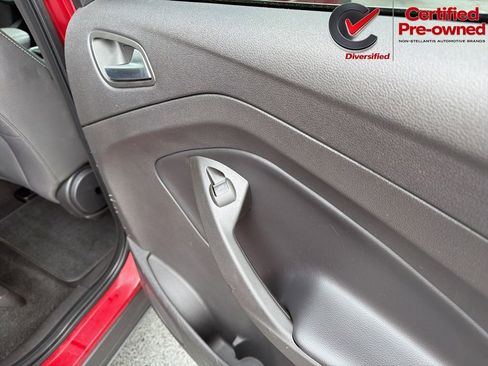 Used 2018 Ford Escape SE FWD image 21