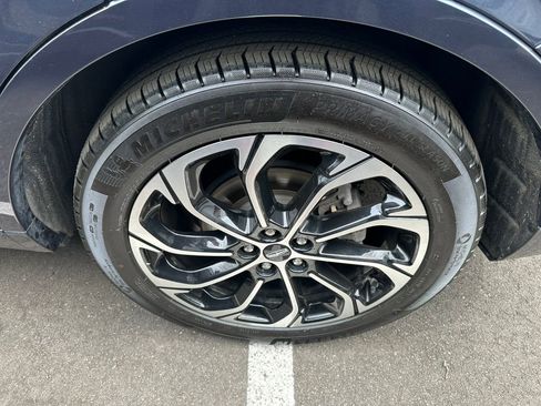 Used 2024 Lincoln Nautilus Reserve image 6