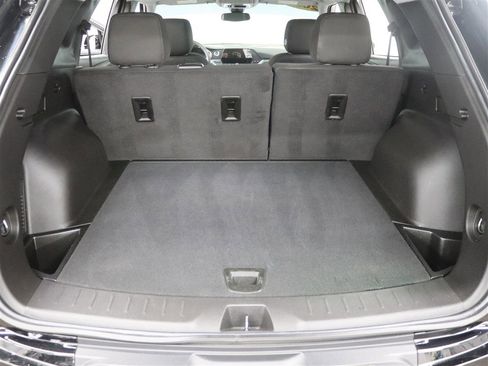 Used 2022 Chevrolet Blazer LT w/ Midnight/Sport Edition image 6