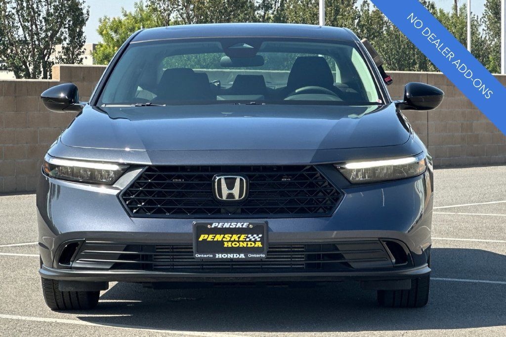 Certified 2025 Honda Accord SE image 9