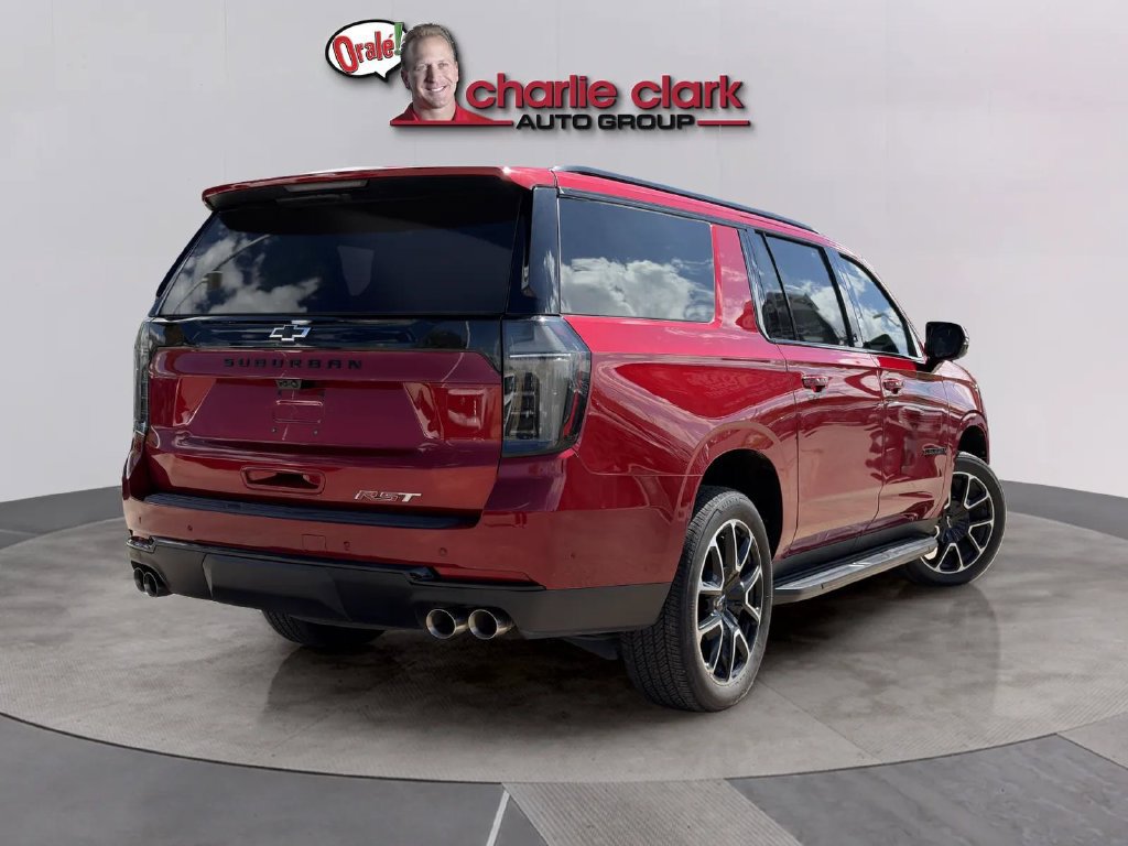 Used 2025 Chevrolet Suburban RST w/ Advanced Technology Package AWD/4WD image 4