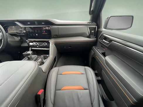 Used 2024 GMC Sierra 1500 AT4 w/ Technology Package image 22