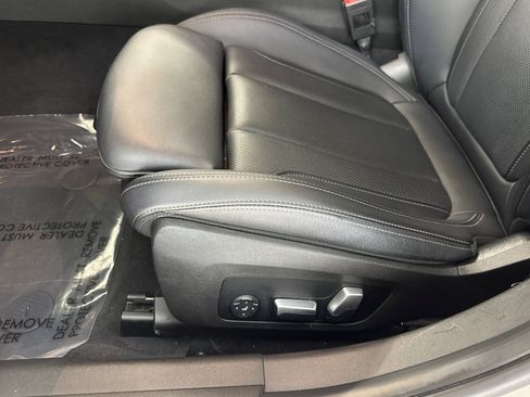 Used 2024 BMW 330i Sedan w/ Convenience Package RWD image 14