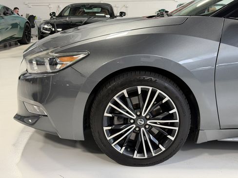 Used 2017 Nissan Maxima Platinum w/ Medallion Package FWD image 10